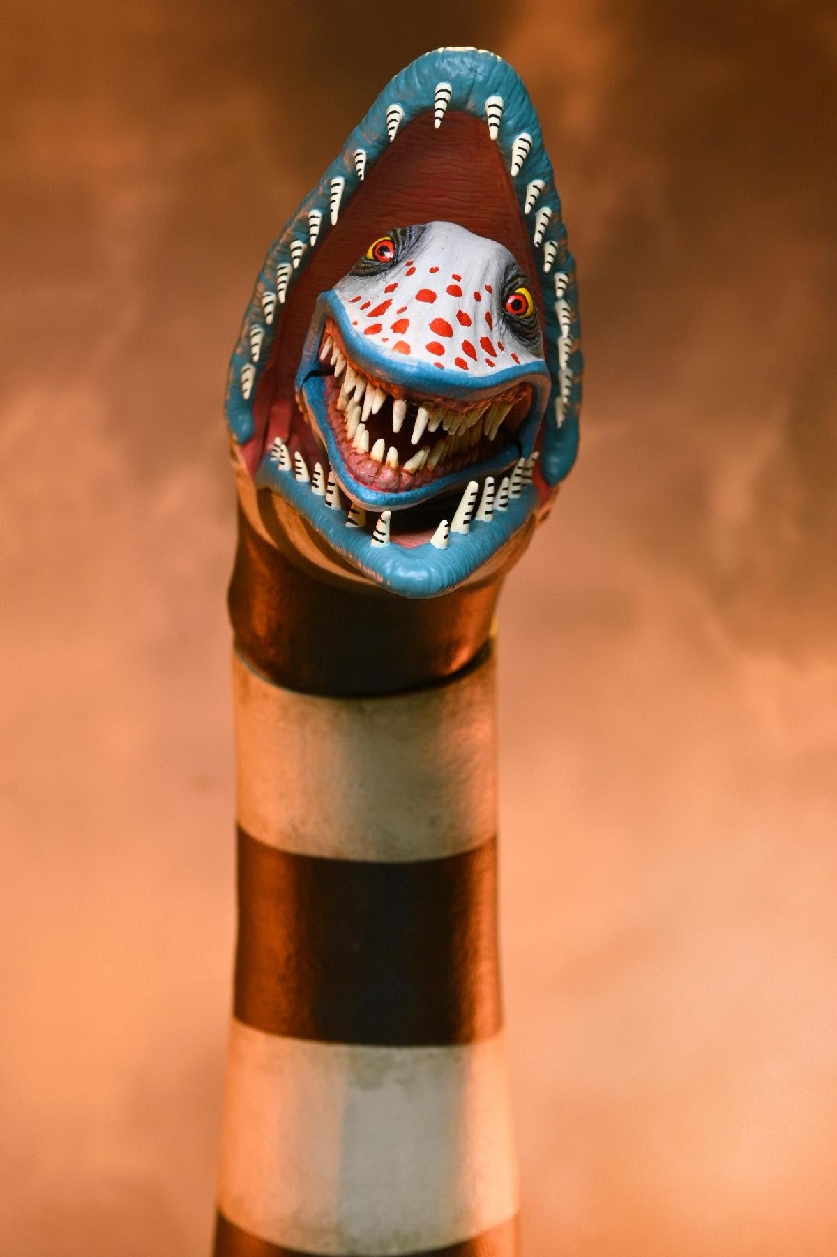 Beetlejuice Beetlejuice - 7" Scale Action Figure - Ultimate "Matador" Beetlejuice & Sandworm 2-pk (Preorder Nov/Dec 2025)